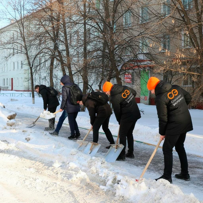 Уборка снега с крыш и территорий в Ипатово